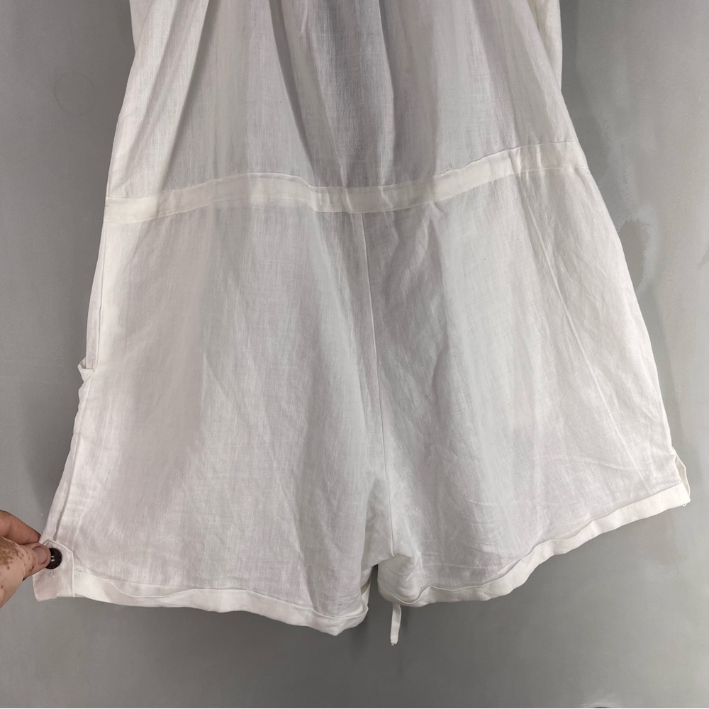 White Sleeveless Romper with Zipper and Pockets - Picture 8 of 14